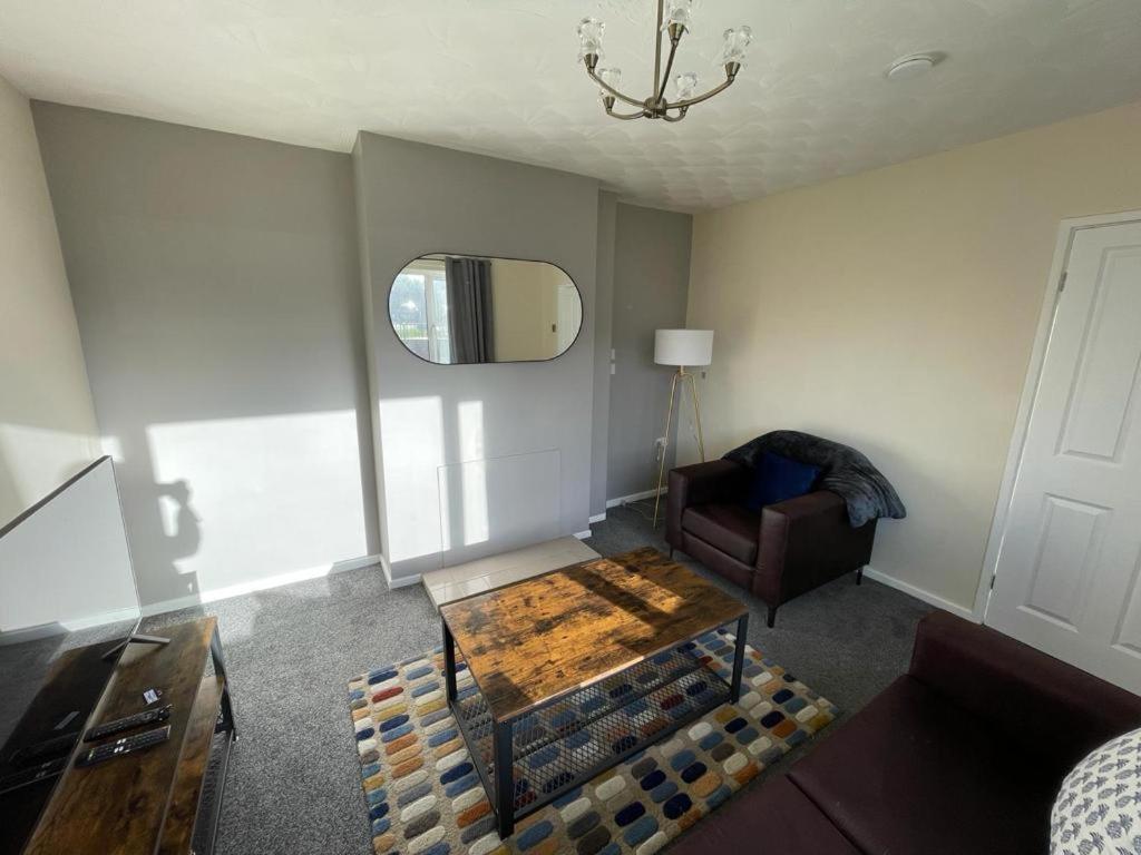 Stunning 3 Bedrooms House With Garden And Free Parking Barnsley Kültér fotó