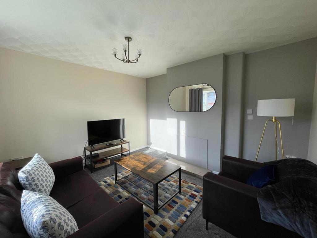 Stunning 3 Bedrooms House With Garden And Free Parking Barnsley Kültér fotó
