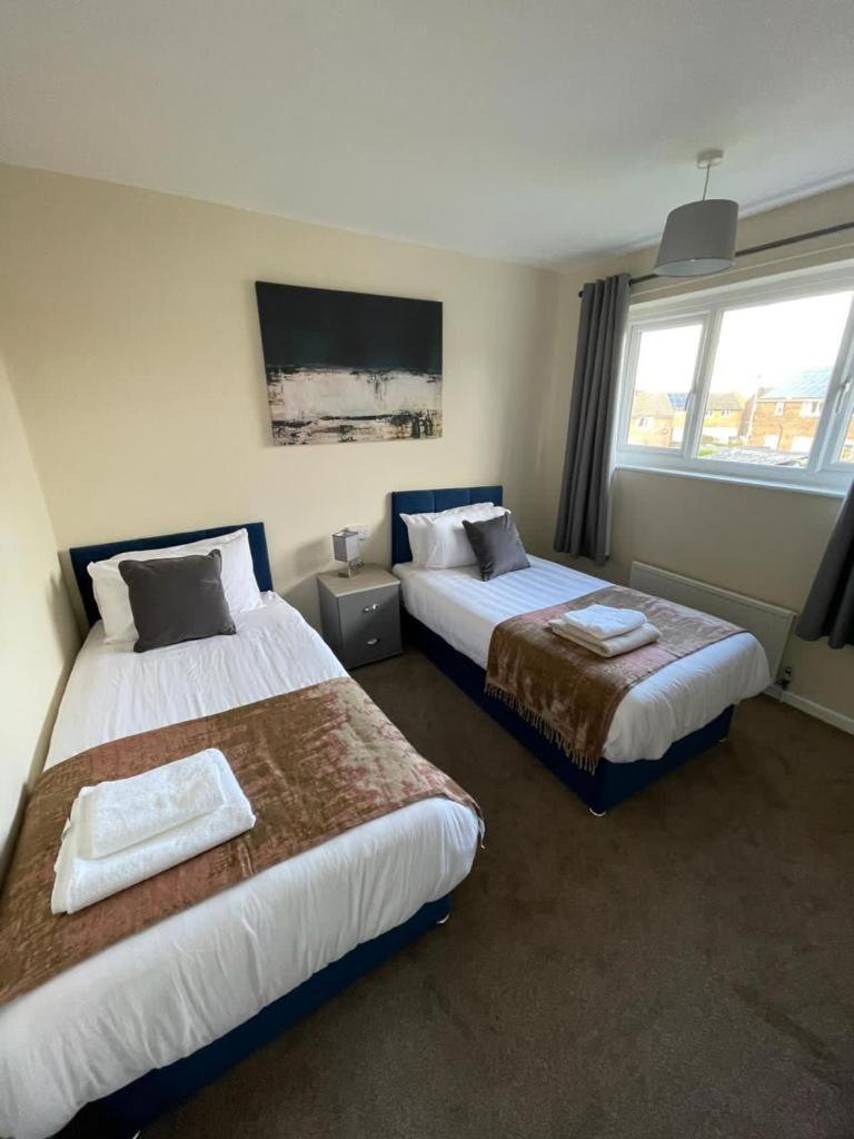 Stunning 3 Bedrooms House With Garden And Free Parking Barnsley Kültér fotó